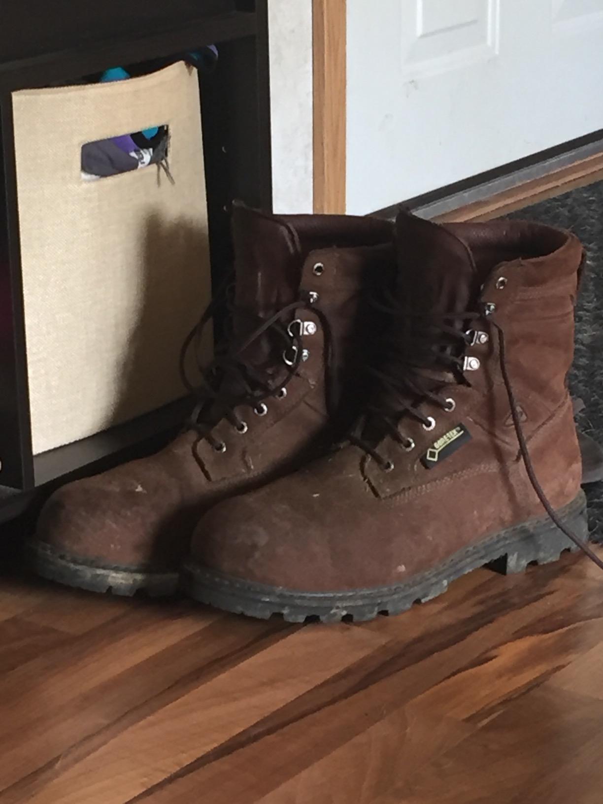 ROCKY Men's Ranger Steel Toe GORE-TEX Waterproof Insulated Work Boots customer photo 1