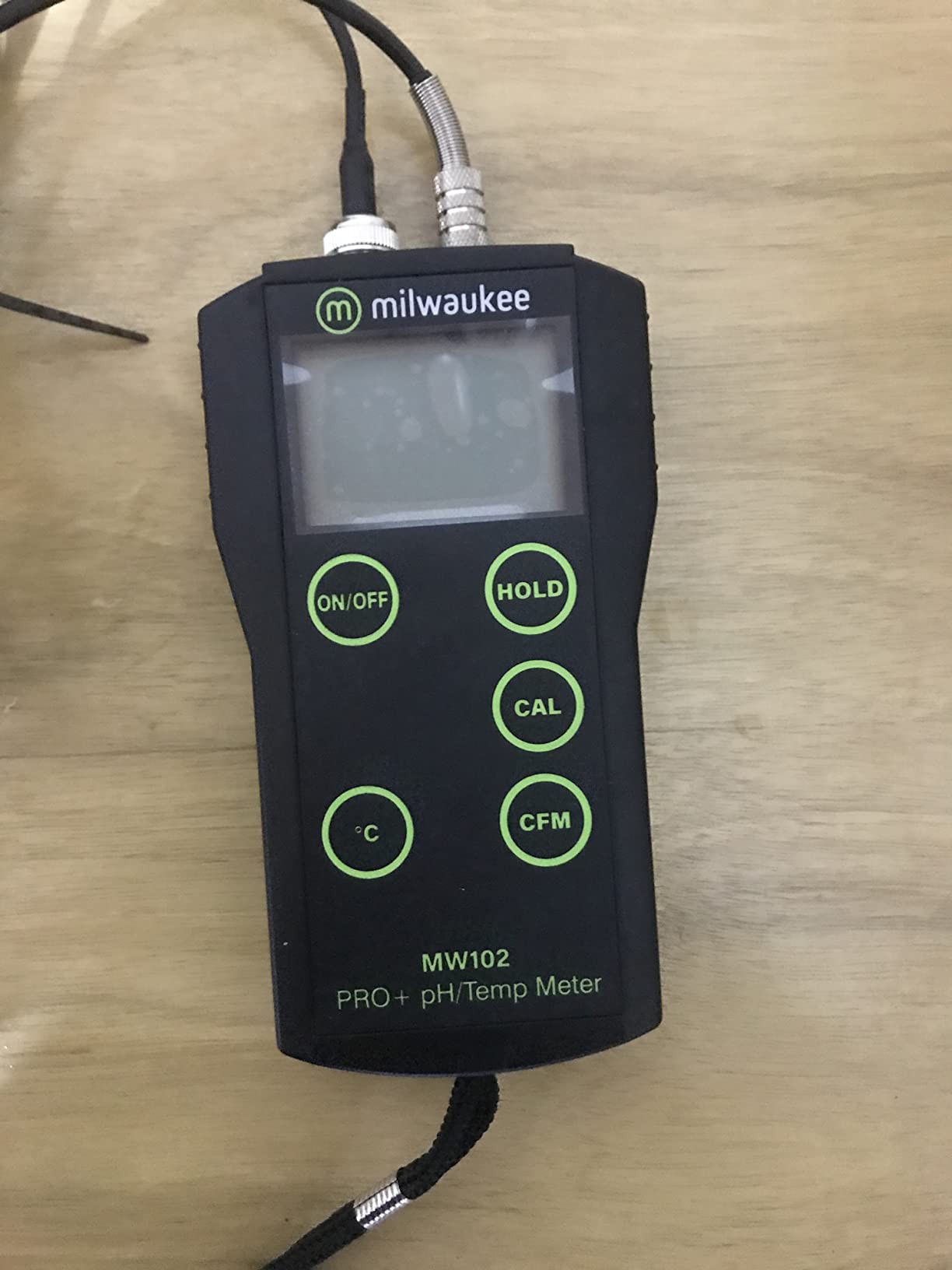 Milwaukee Portable pH/Temperature Meter - MW102 customer photo 1