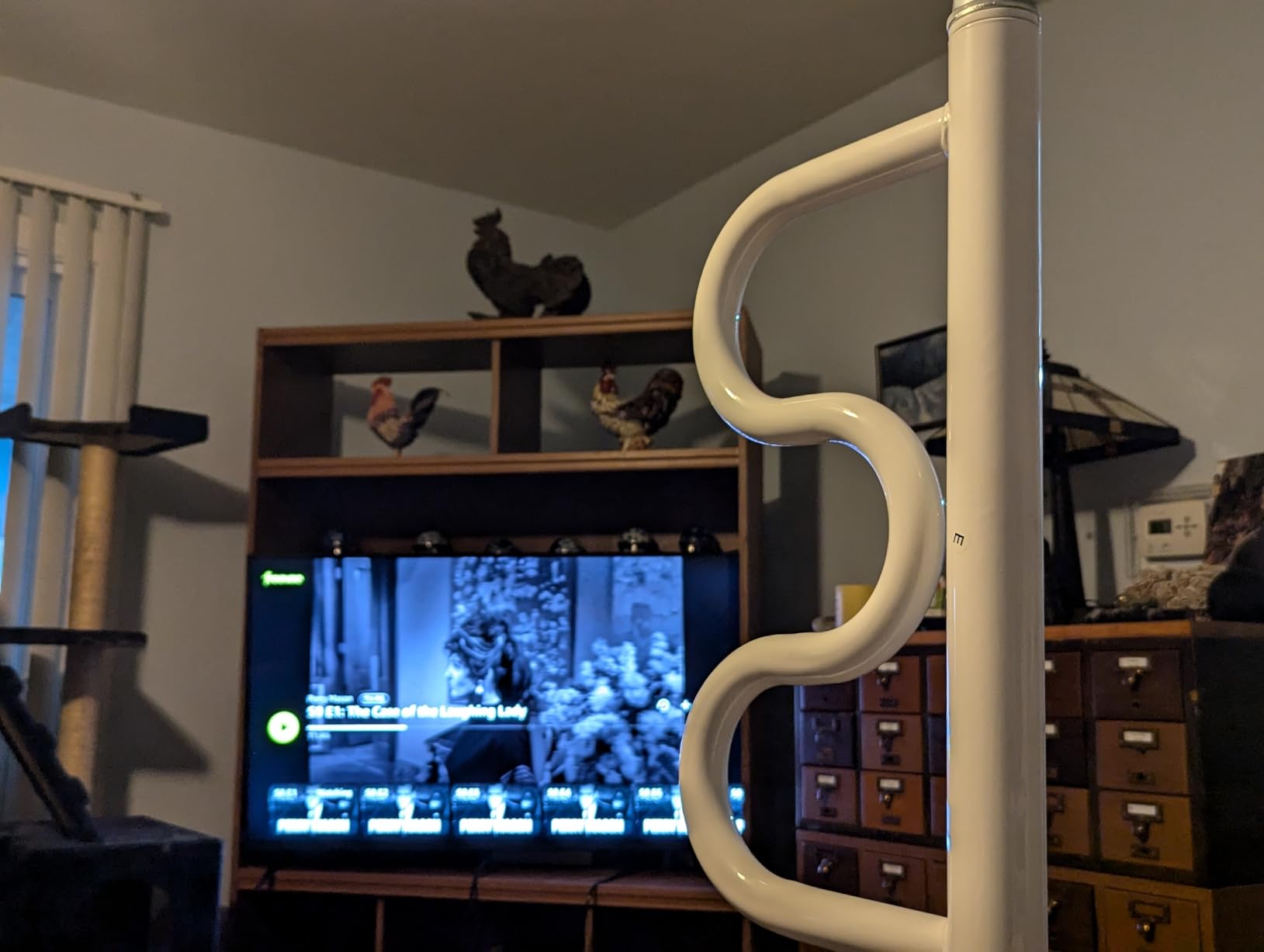 Stander Wonder Pole, Security-Pole and Curve Grab Bar, Tension Mounted Floor to Ceiling Transfer-Pole for Seniors, Elderly Adults, Bathroom Safety Assist and Stability Rail, White customer photo 2