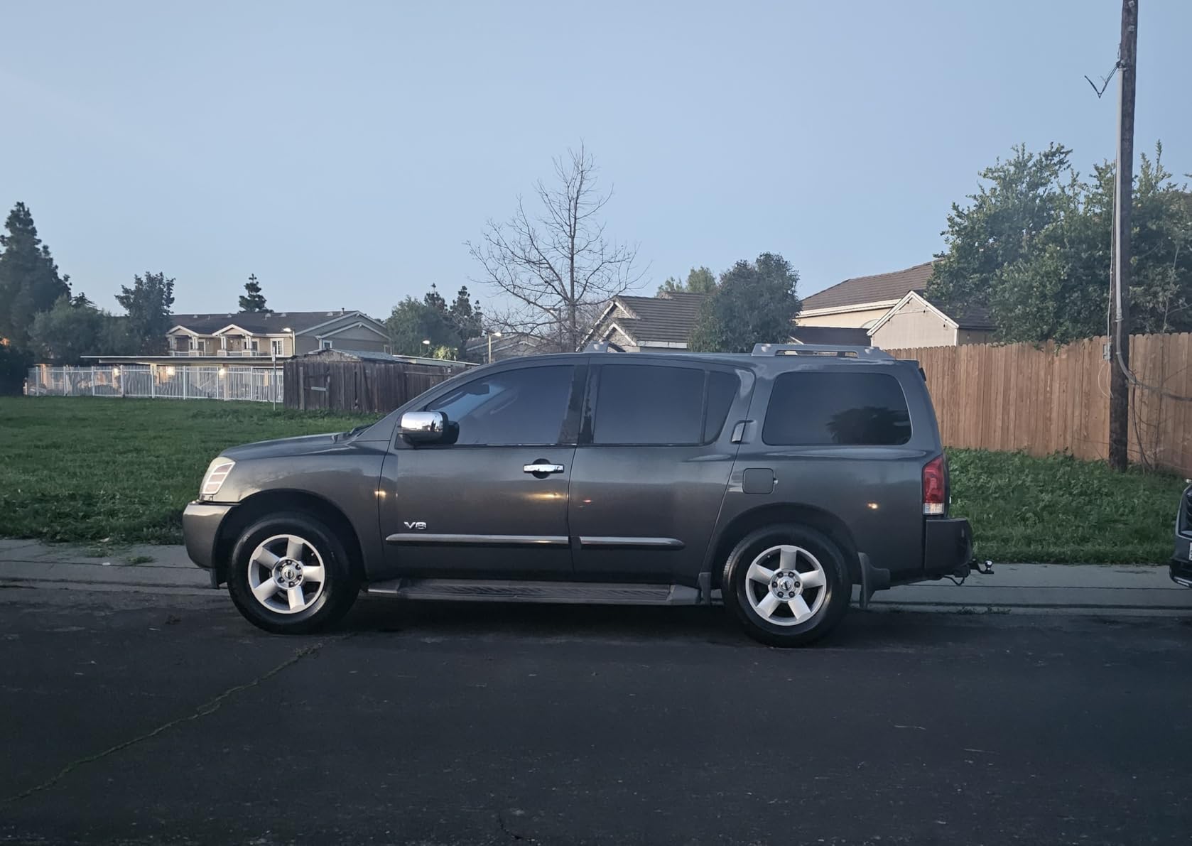 Griot's Garage Black Shine Tire and Trim Coating, Water-Resistant Dressing, Provides a High-Gloss Finish, Rain, and UV Protection, 10938, 15oz customer photo 1