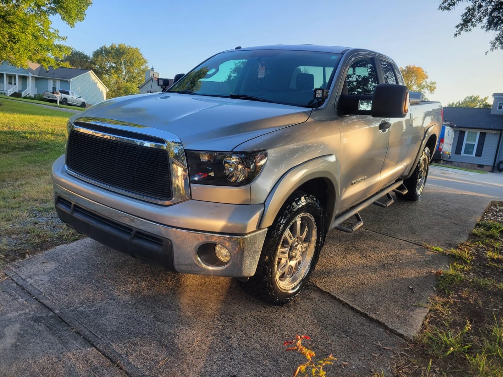 Griot's Garage Black Shine Tire and Trim Coating, Water-Resistant Dressing, Provides a High-Gloss Finish, Rain, and UV Protection, 10938, 15oz customer photo 2