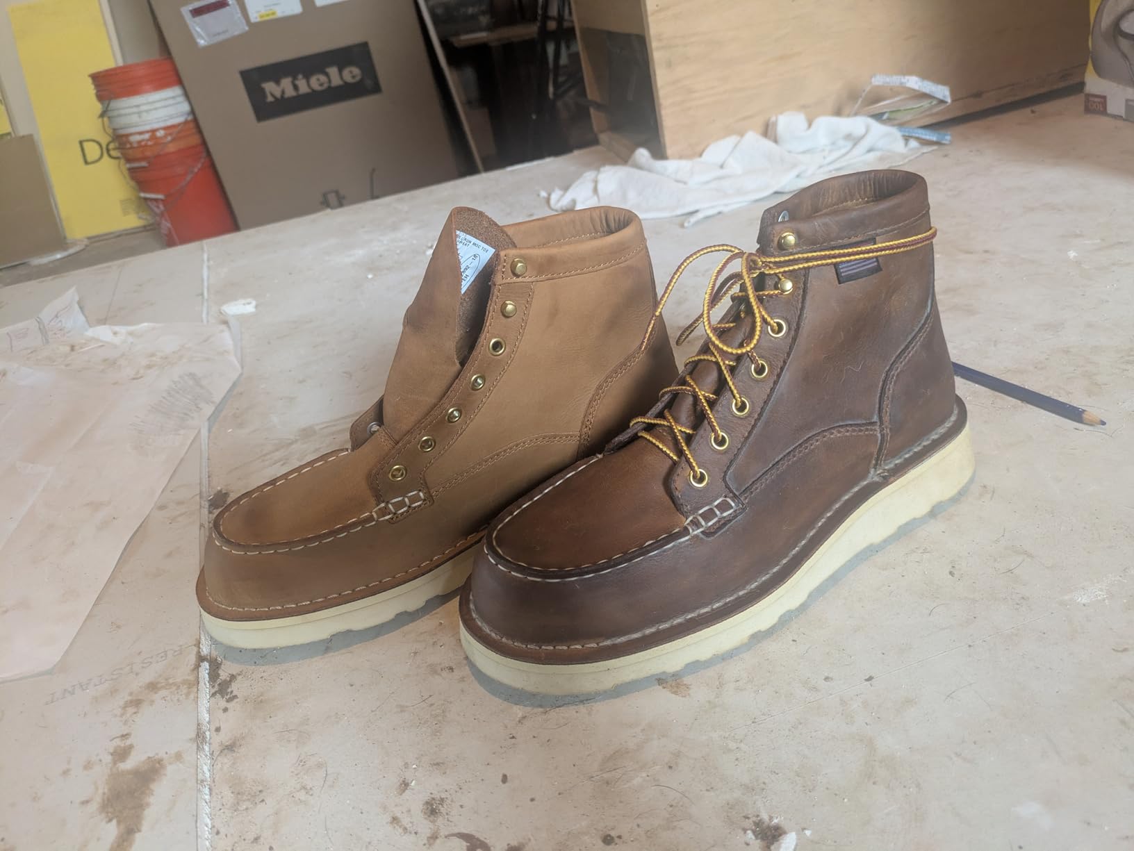 Danner 6” Bull Run Moc Toe Work Boots for Men - Oiled Full-Grain Leather Upper with Non Slip Wedge Outsole and 3-Density Cushion Footbed, EH Resistant customer photo 1