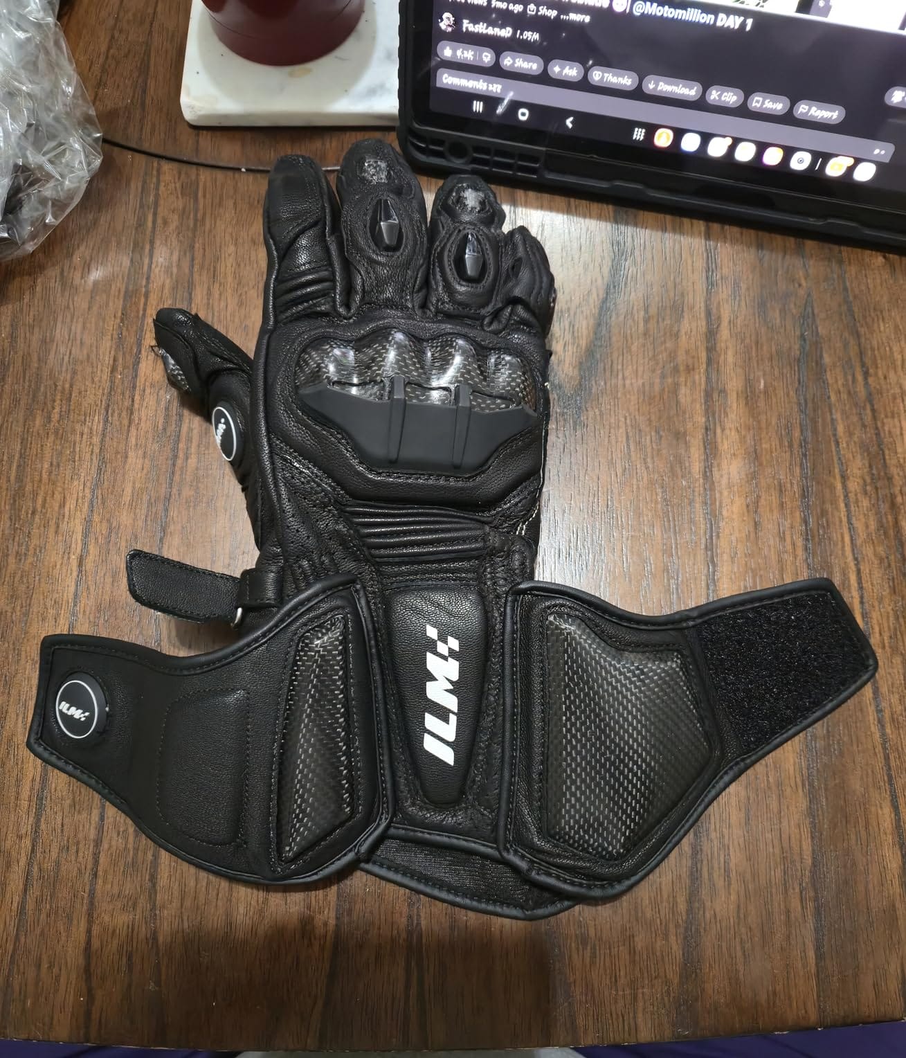 ILM Air Flow Leather Motorcycle Gloves Touchscreen for Men and Women GRC01 customer photo 1