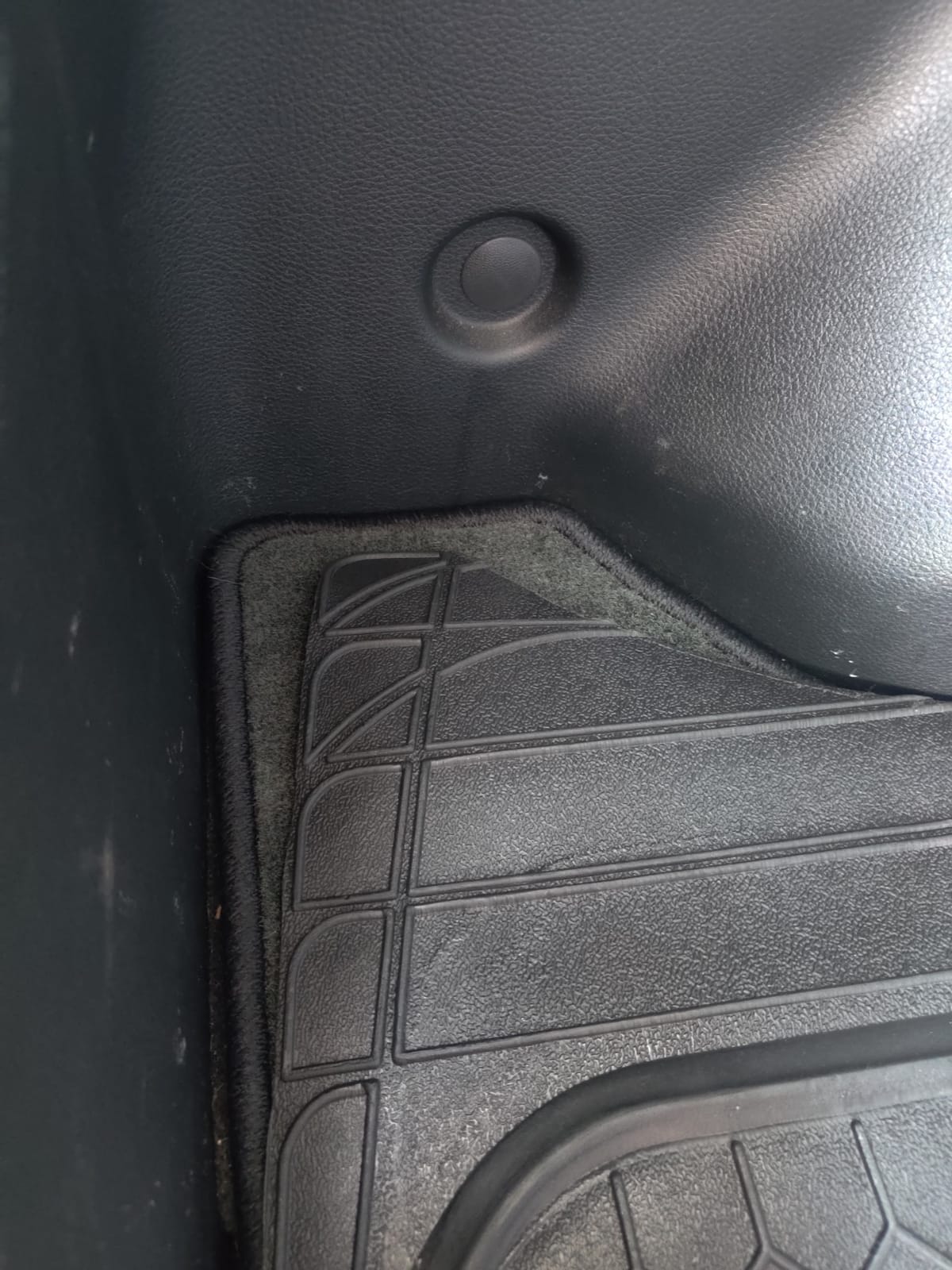 Armor All Heavy-Duty Cargo Mat, Black, 1-Piece, 55.5
