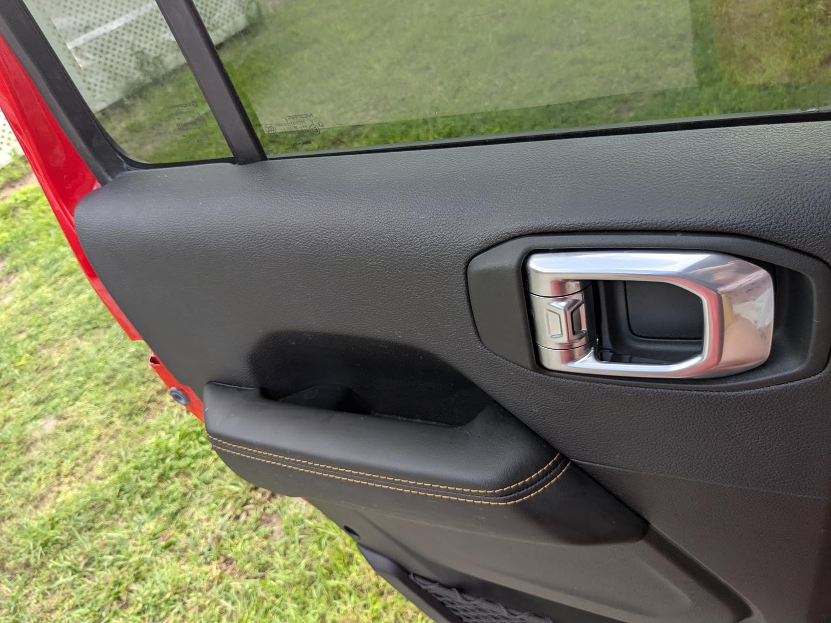 Armor All Car Leather Cleaner Spray with Beeswax, 16 Fl Oz customer photo 2