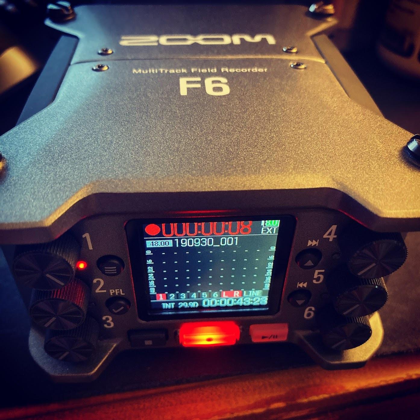Zoom F6 Professional Field Recorder for Filmmakers & Musicians customer photo 2