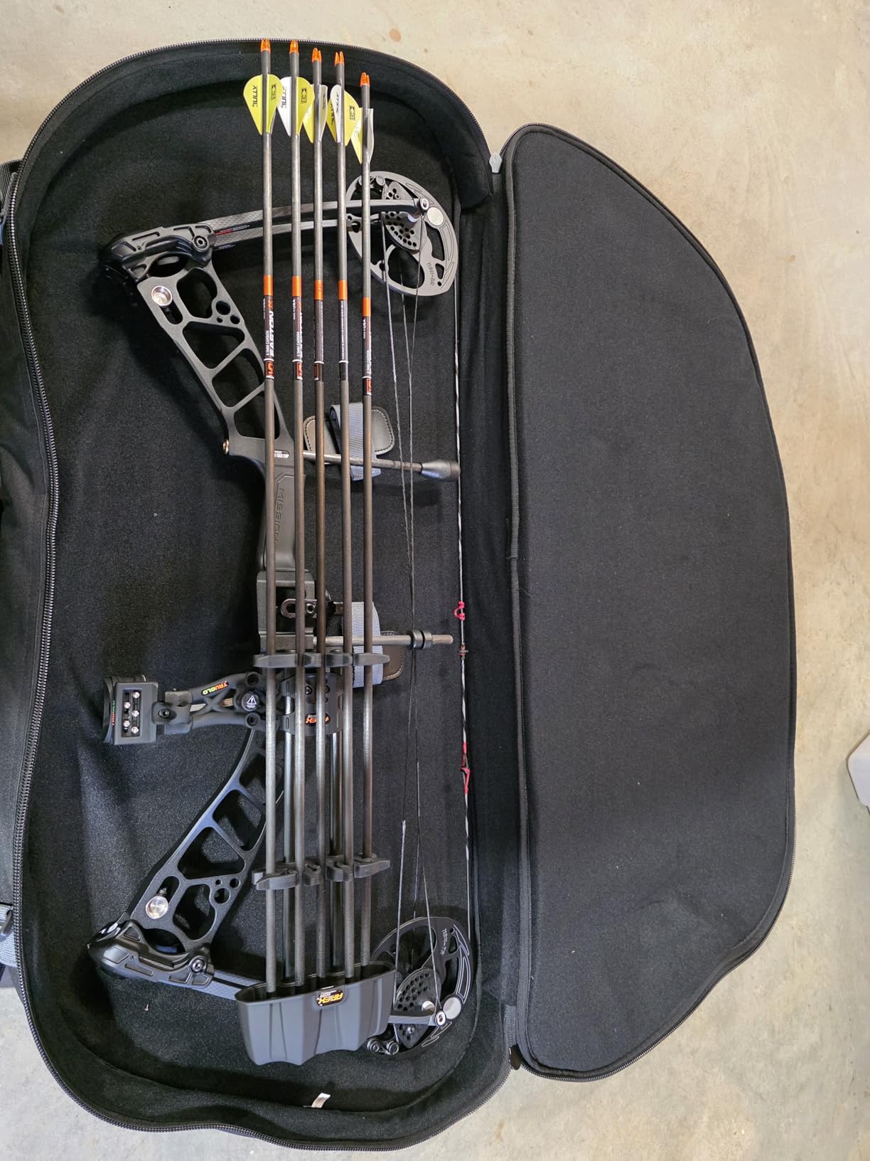Legend Apollo Soft Bow Case for Compound Bow, Lightweight Travel Bow Bag customer photo 1