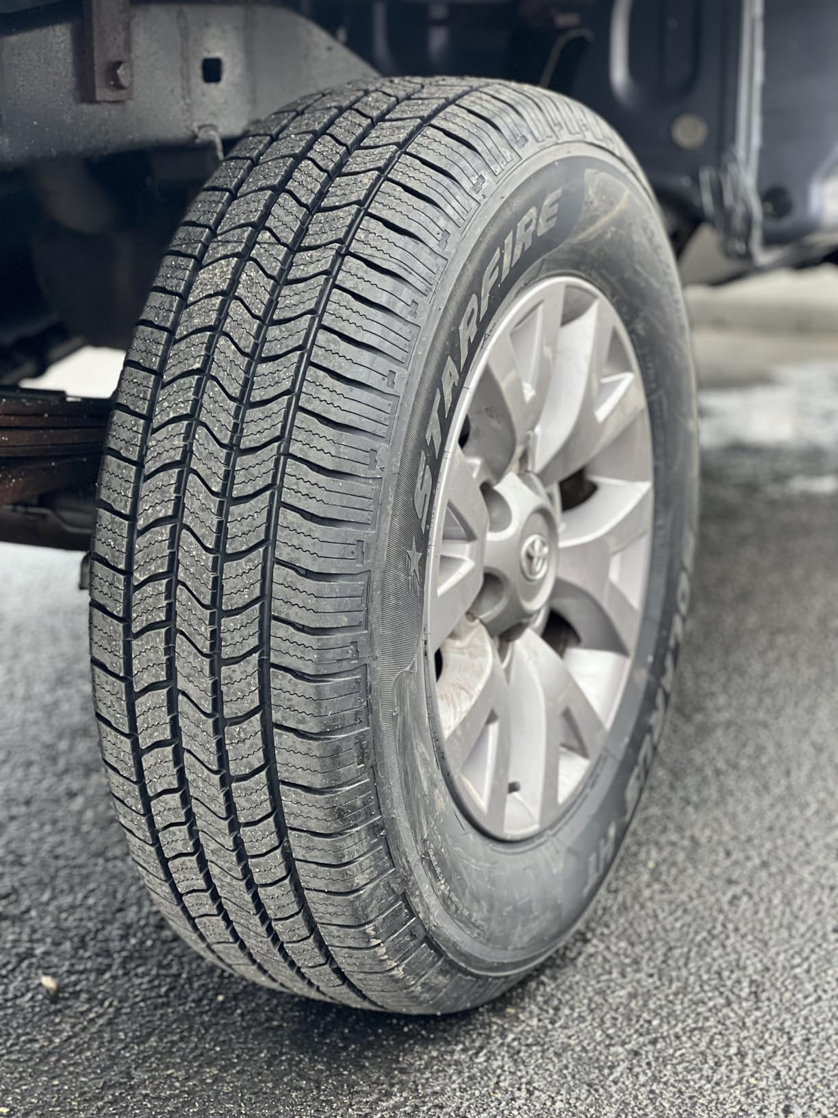Starfire Solarus HT All-Season LT245/75R17 121S Tire customer photo 2