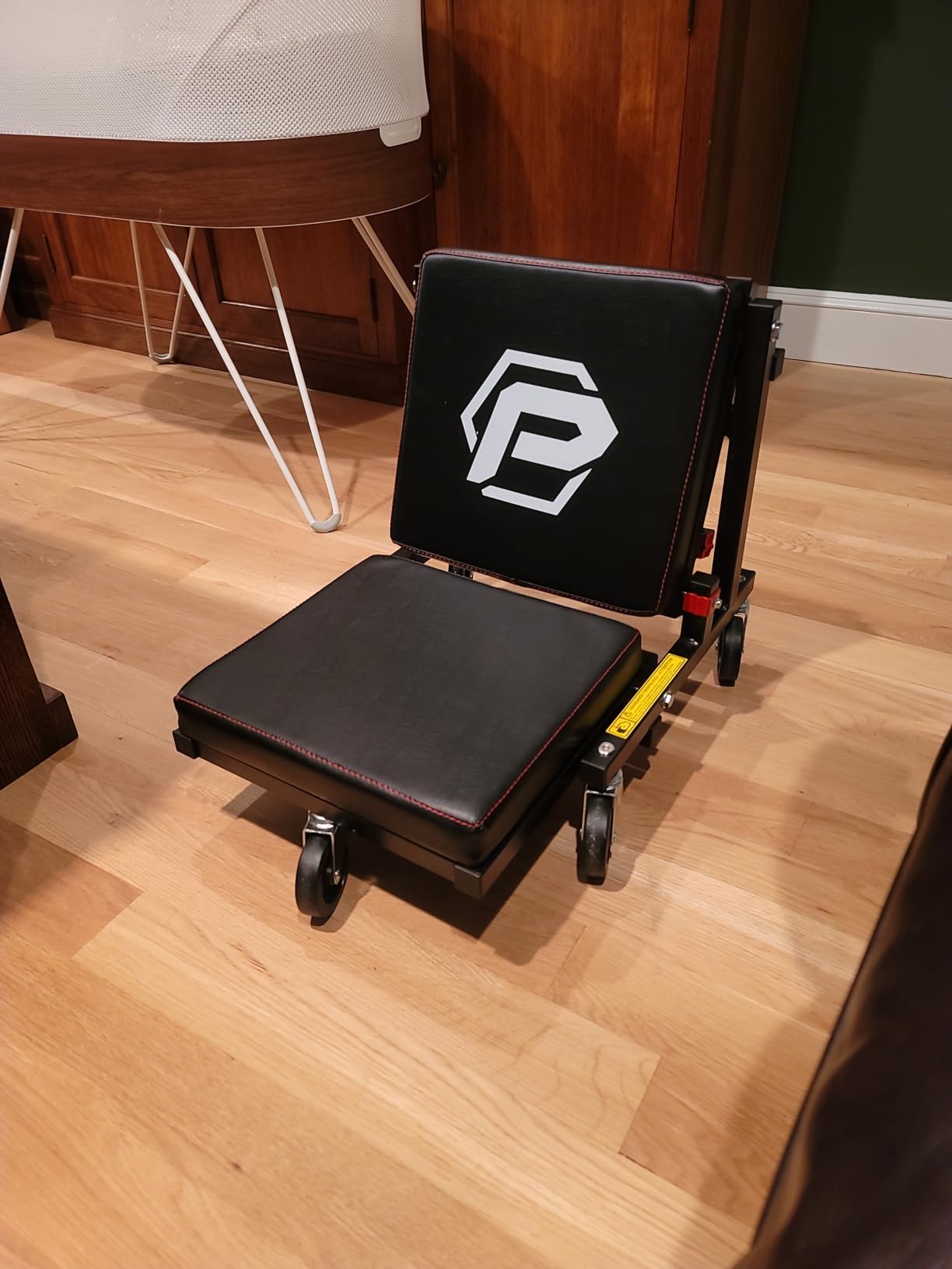Powerbuilt 2-in-1 Rolling Creeper Seat Converts from High to Low Roller Seat, Fast, Tool-Free Conversion, Garage, Shop, Brake Jobs, Washing, Detailing, Maintenance, Thick Pad, 3-in. Casters - 240298 customer photo 2