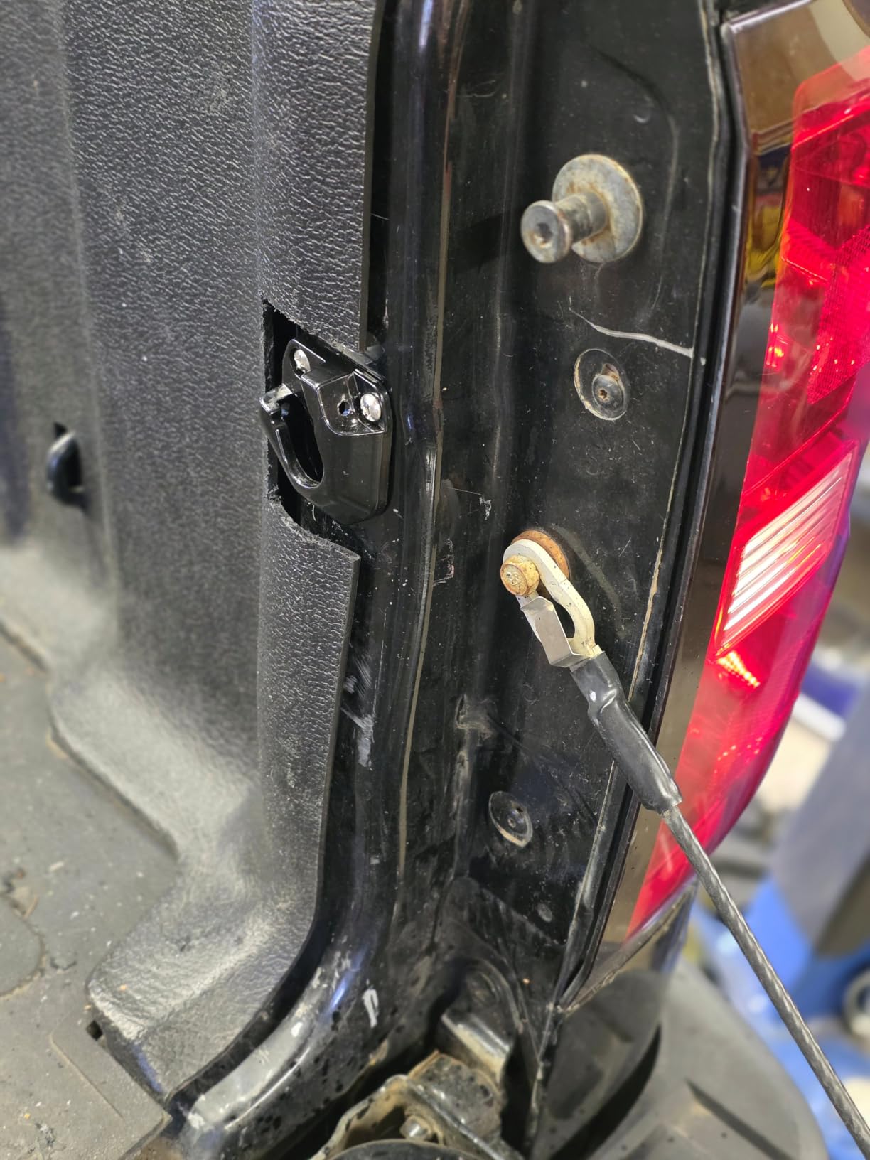 Truck Bed Extender for Ram, Ford, Silverado, Sierra, Tundra, Titan Pickup Truck Universal Tailgate Extension customer photo 1
