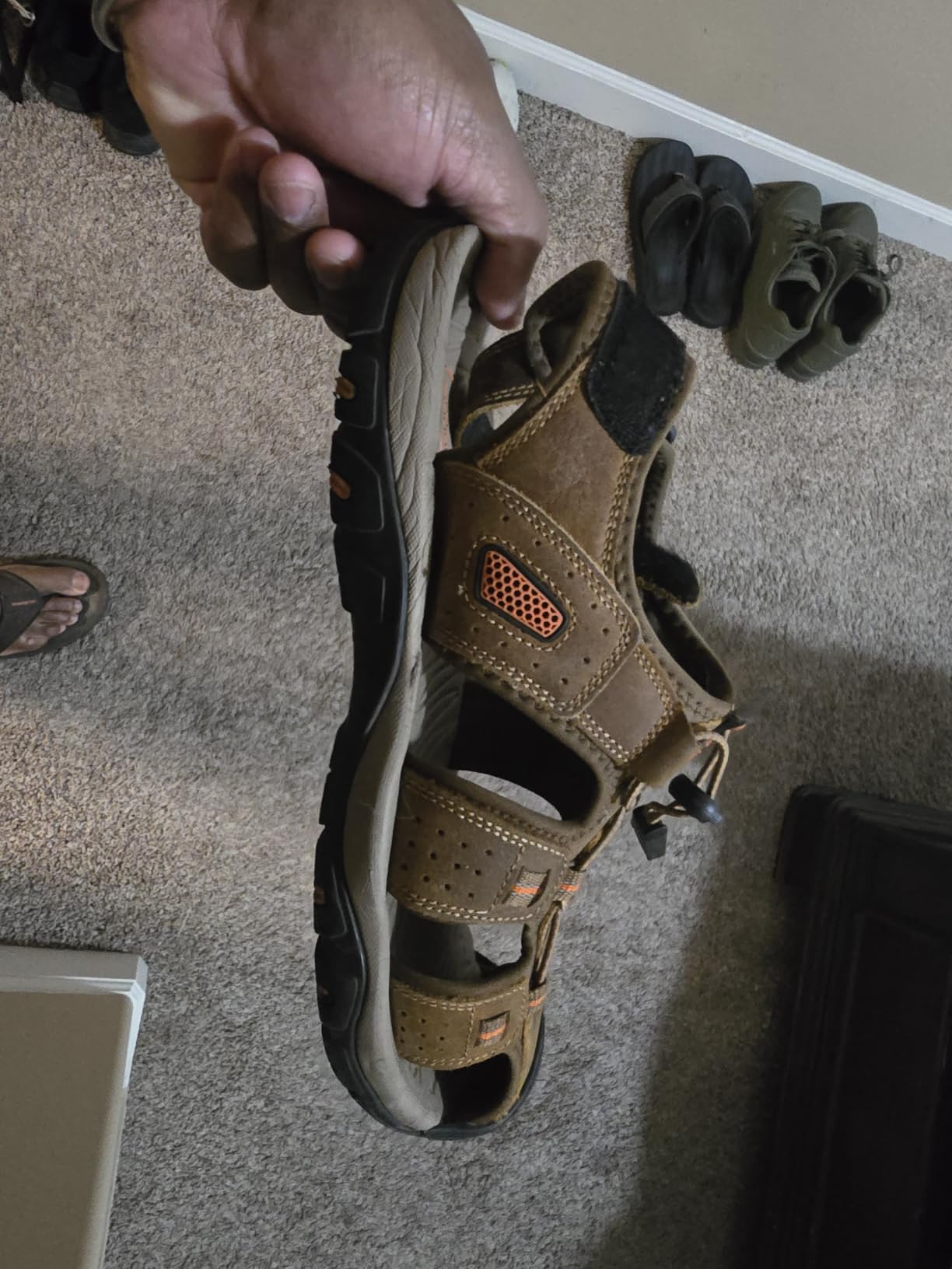 FLARUT Mens Closed Toe Hiking Sandals,Leather Athletic Water Shoes customer photo 1
