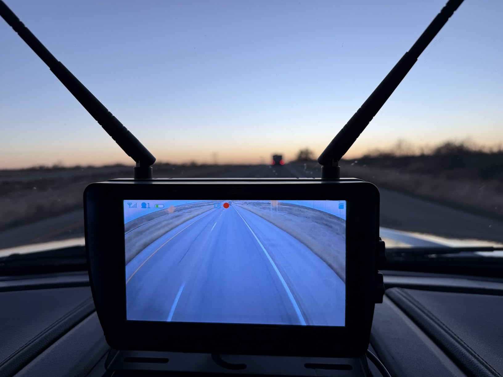 2 Magnetic Solar Wireless Backup Camera with 7