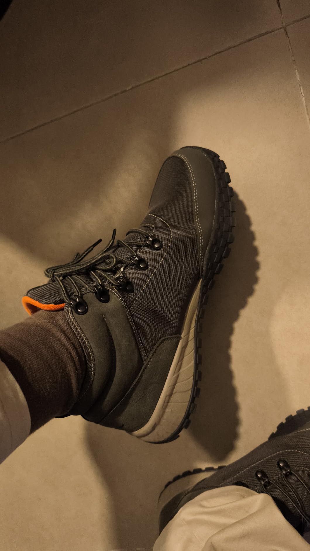 Columbia Men's Fairbanks Mid Hiking Boots customer photo 2