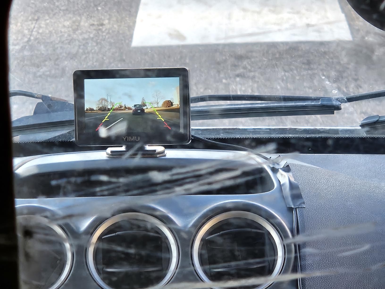YIMU Backup Camera System with License Plate Backup Reverse Camera, Easy Installation, Plug & Play, DIY Guide Lines, 150° Wide Angle, Night Vision, IP69K Waterproof, Optional Dual Bracket K4302 customer photo 2