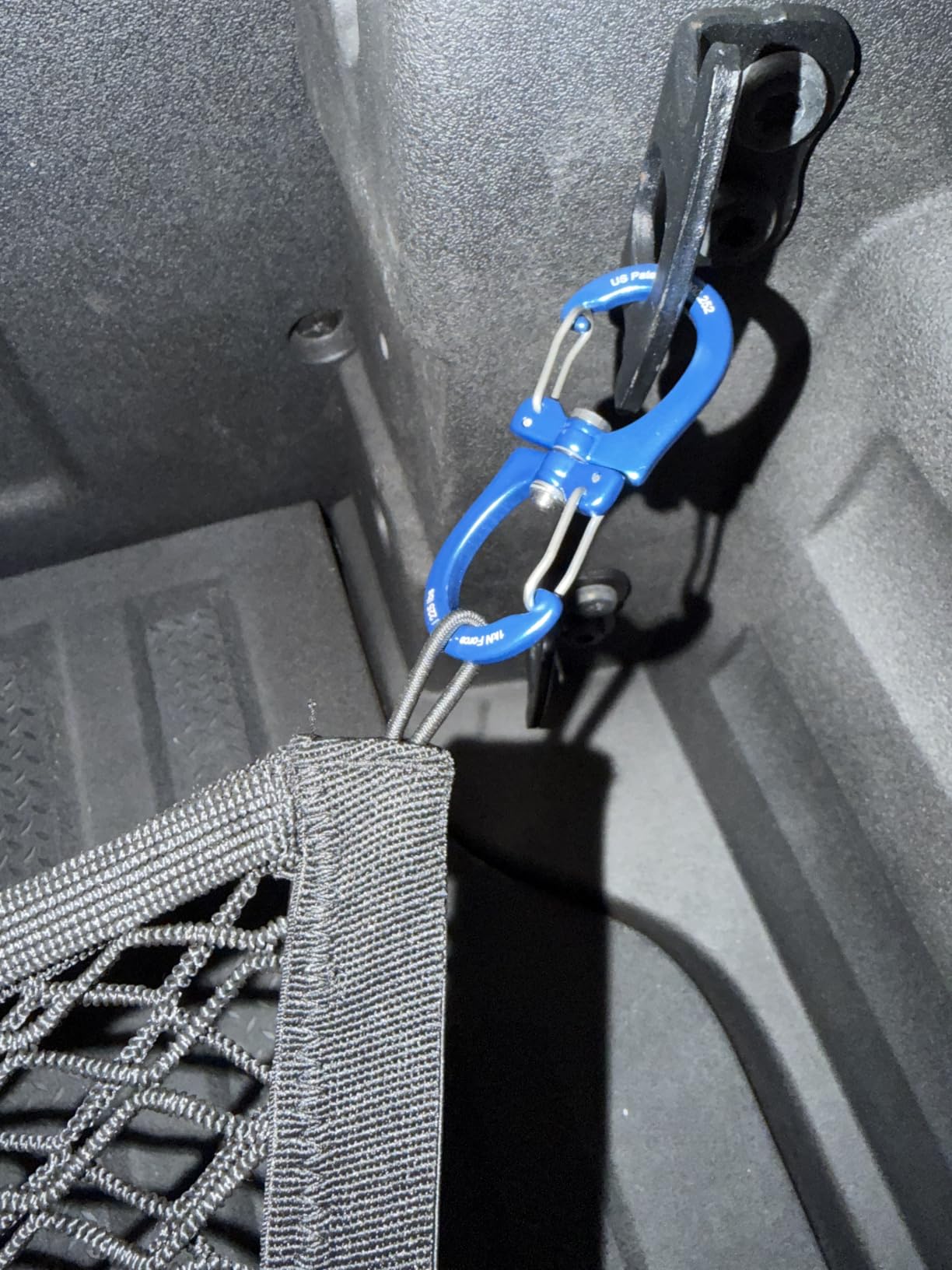 AUTOWN Cargo Net for Pickup Truck Bed with 8 Metal Carabiners & Storage Bag customer photo 2