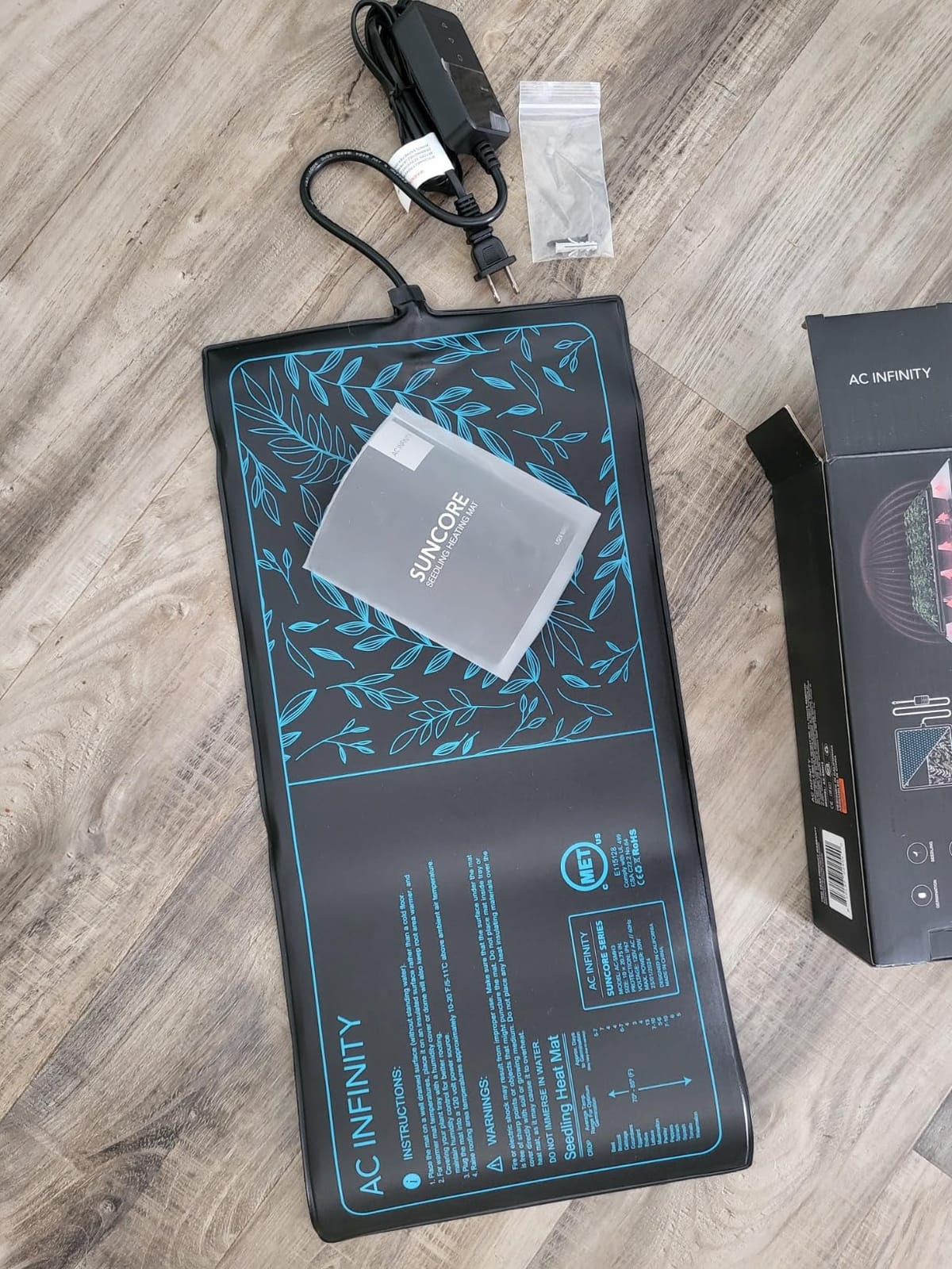 AC Infinity SUNCORE H3, Seedling Mat 10” x 20.75” w/ Smart Heat Controller customer photo 2