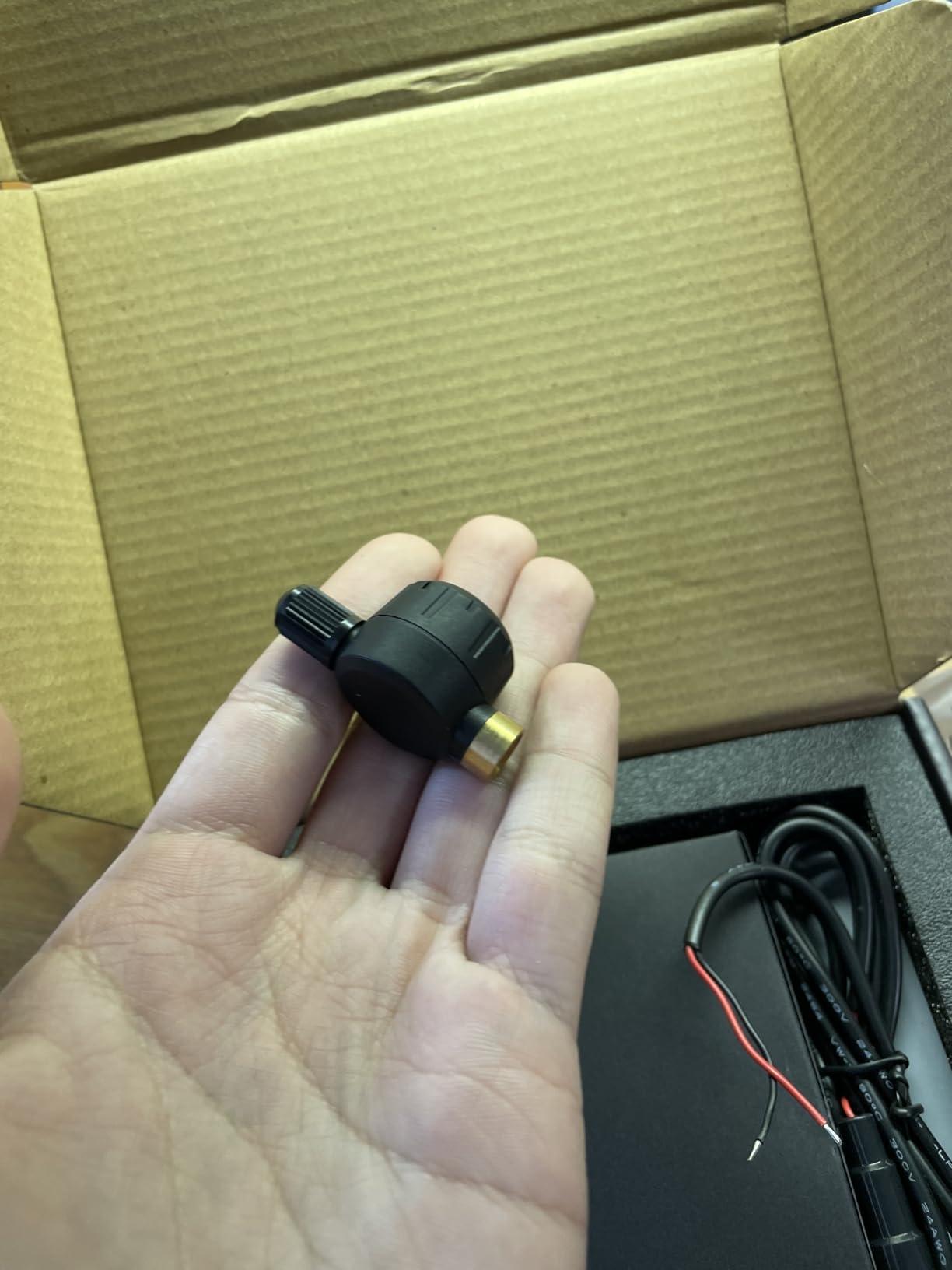 B-Qtech Tire Pressure Monitoring System Solar TPMS for RV/Trailer 0-199 PSI customer photo 1