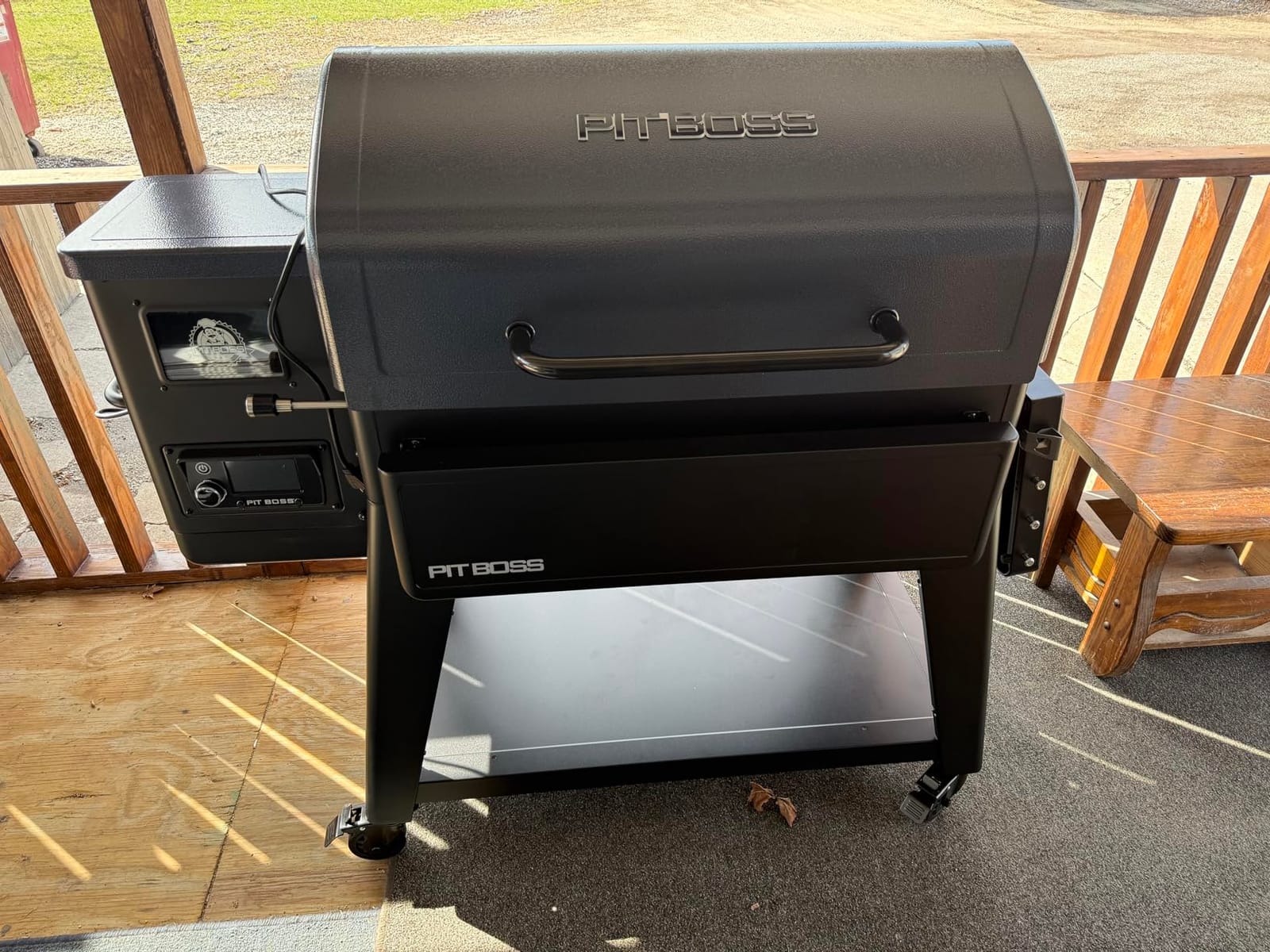 PIT BOSS 1600 Navigator Series WiFi & Bluetooth Wood Pellet Grill & Smoker, Flame Broiler and Touchscreen Controller, 1,593-Sq. in. Cook Space, 180°F to 500°F Temp Range, Meat Probe, 30 lb. Hopper customer photo 1